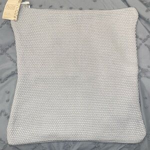 Textured knit gray grey pillow cover nwt